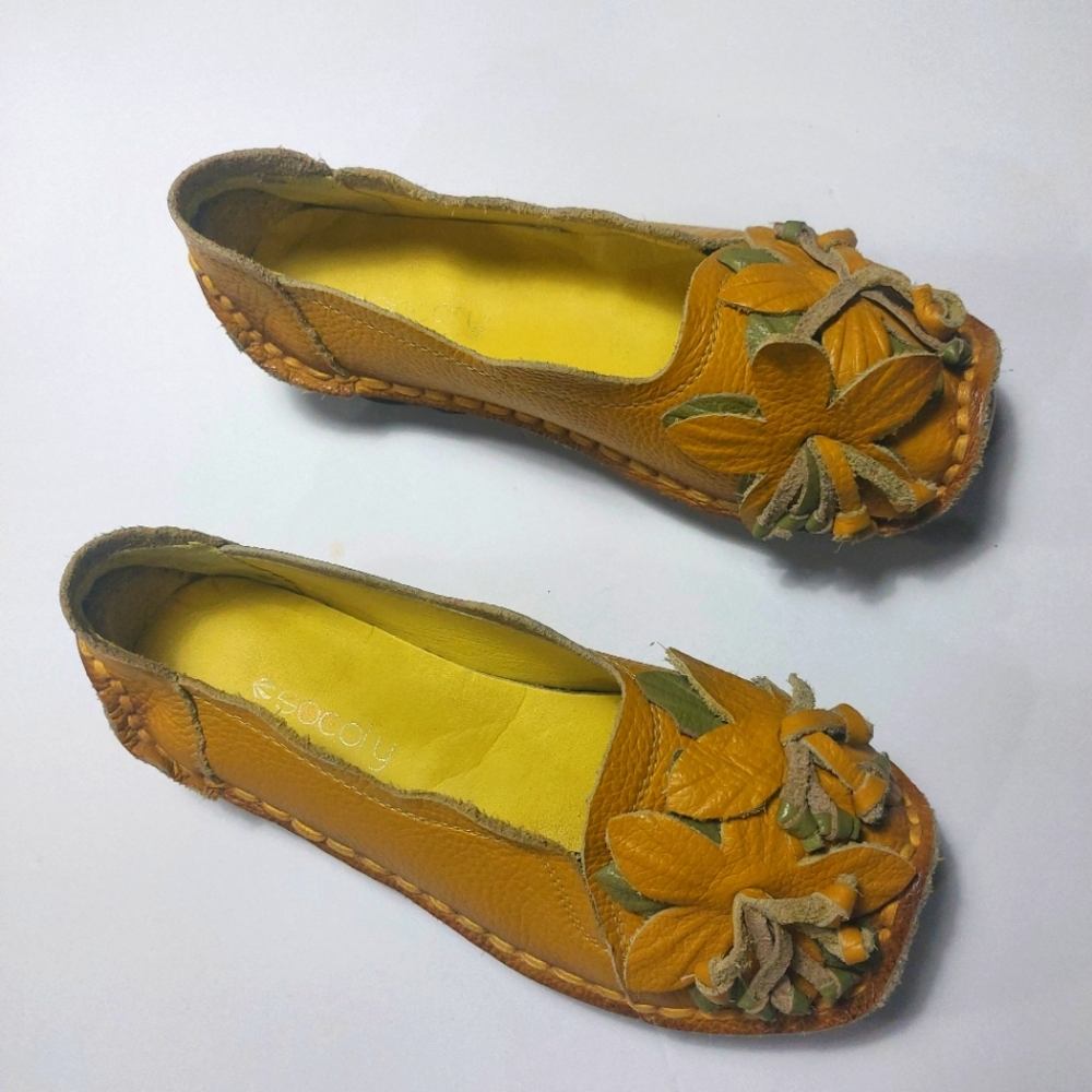 Socofy Ladies Gold Flower Leather Loafers Size Korean 245 US 8M